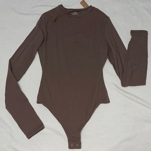 SKIMS FITS EVERYBODY LONG SLEEVE CREW NECK BODYSUIT
